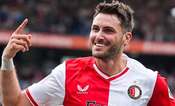 Santiago Giménez goleador del año en la Eredivisie