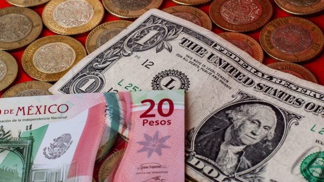 El Super Peso Mexicano Vuelve a Bajar de $17